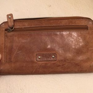 Fossil wallet gently used